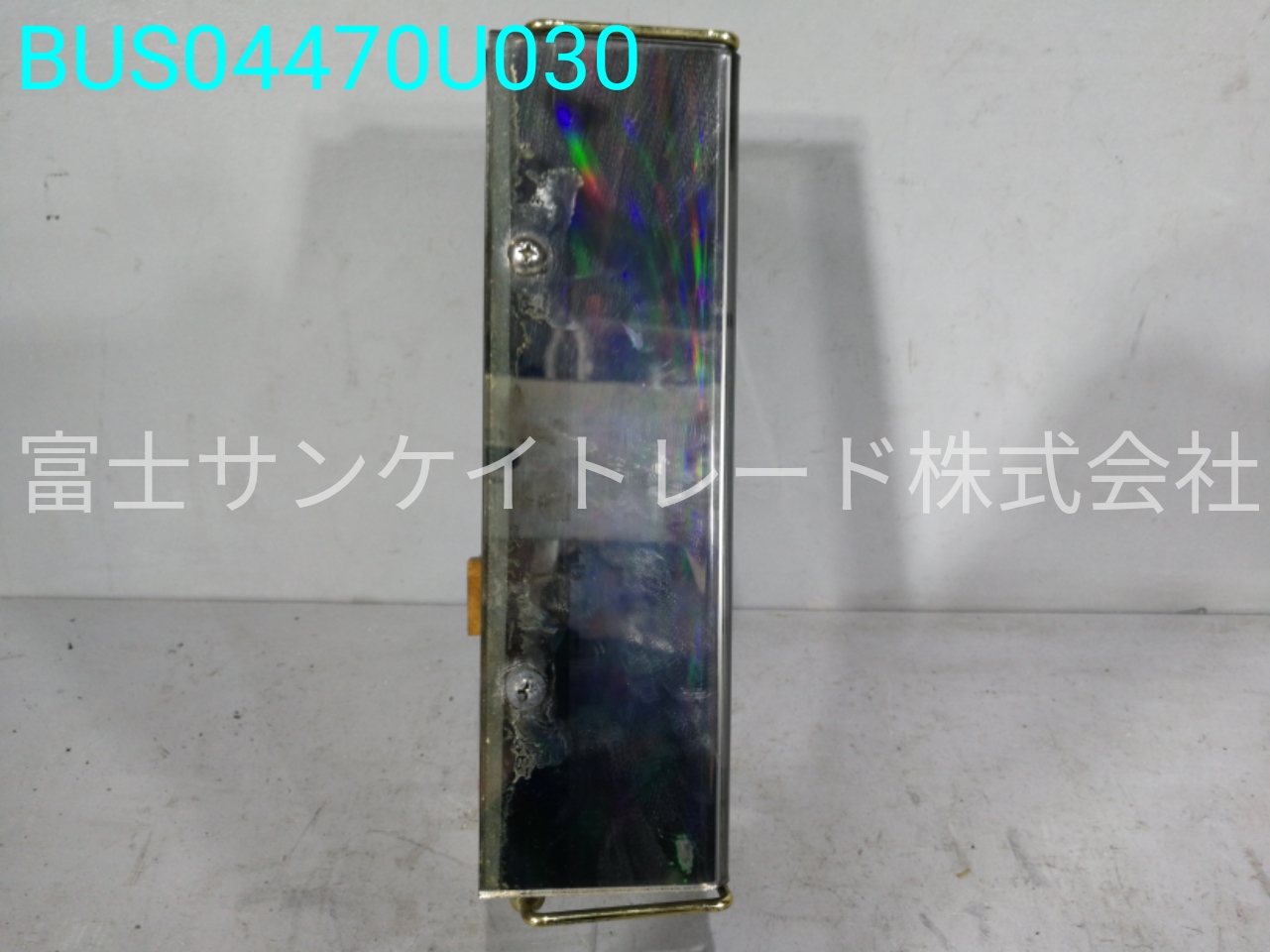 BUS04470U030
