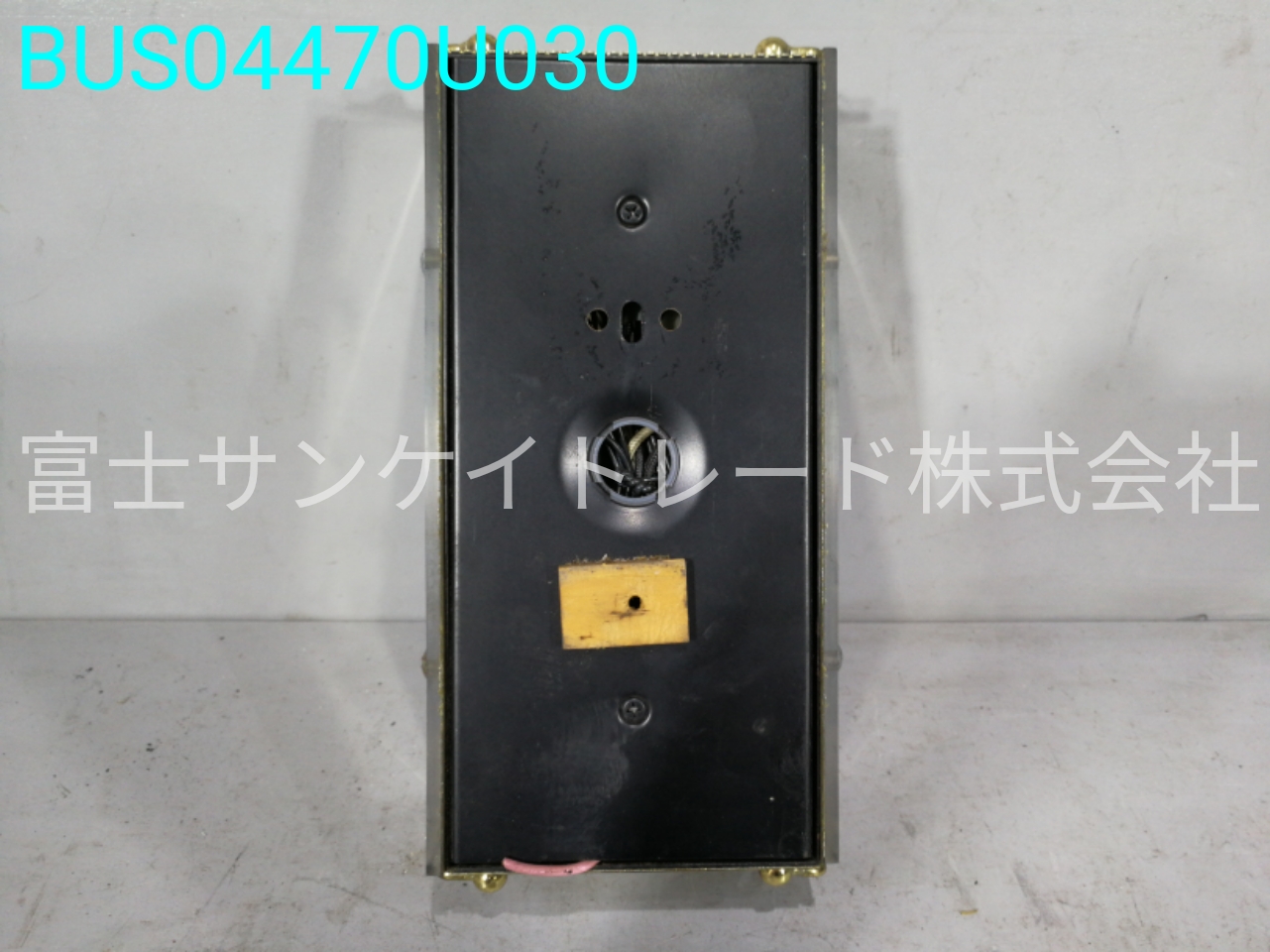 BUS04470U030