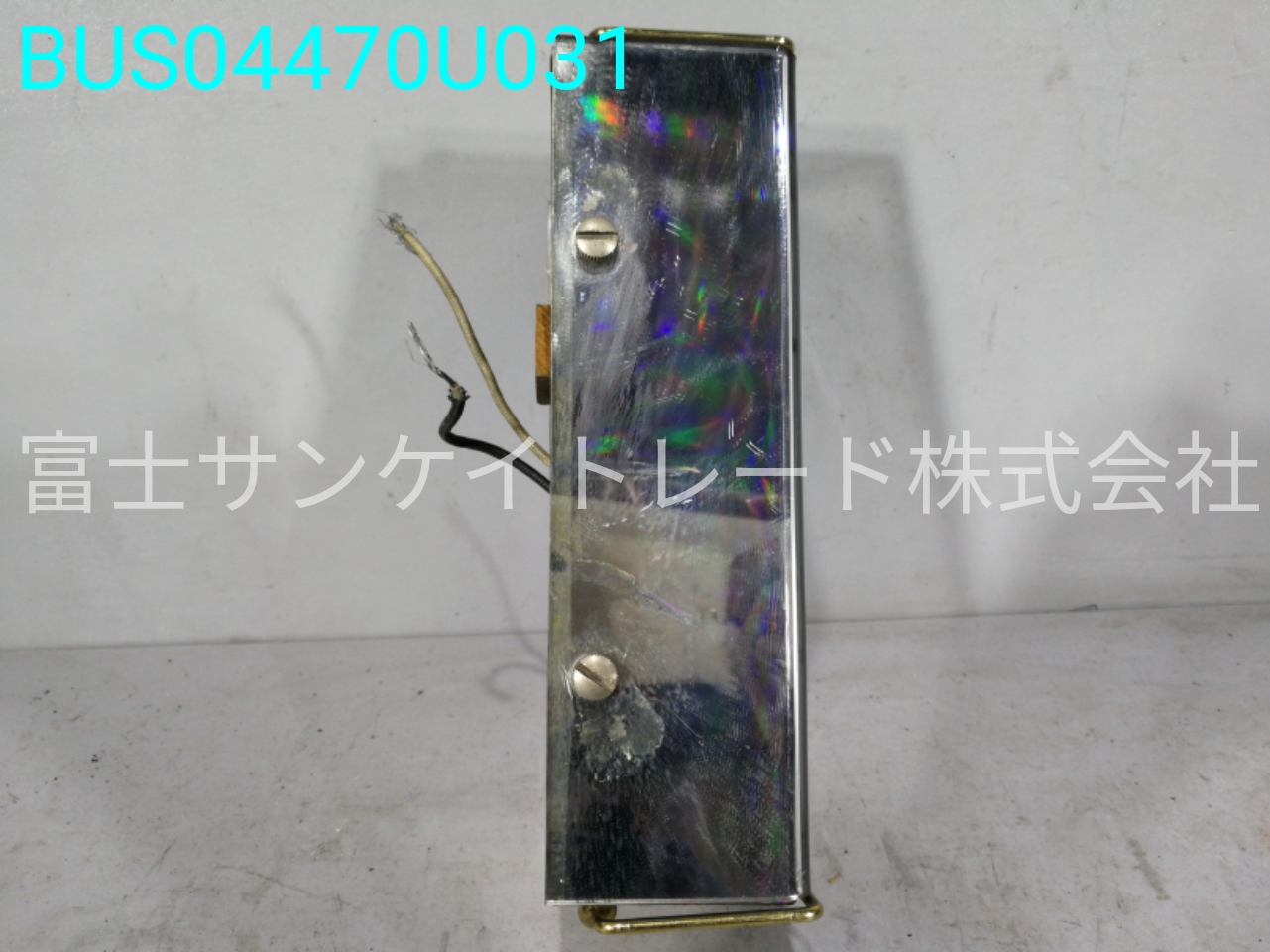BUS04470U031