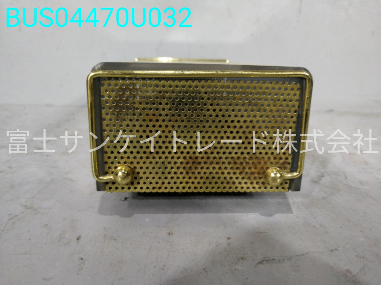 BUS04470U032