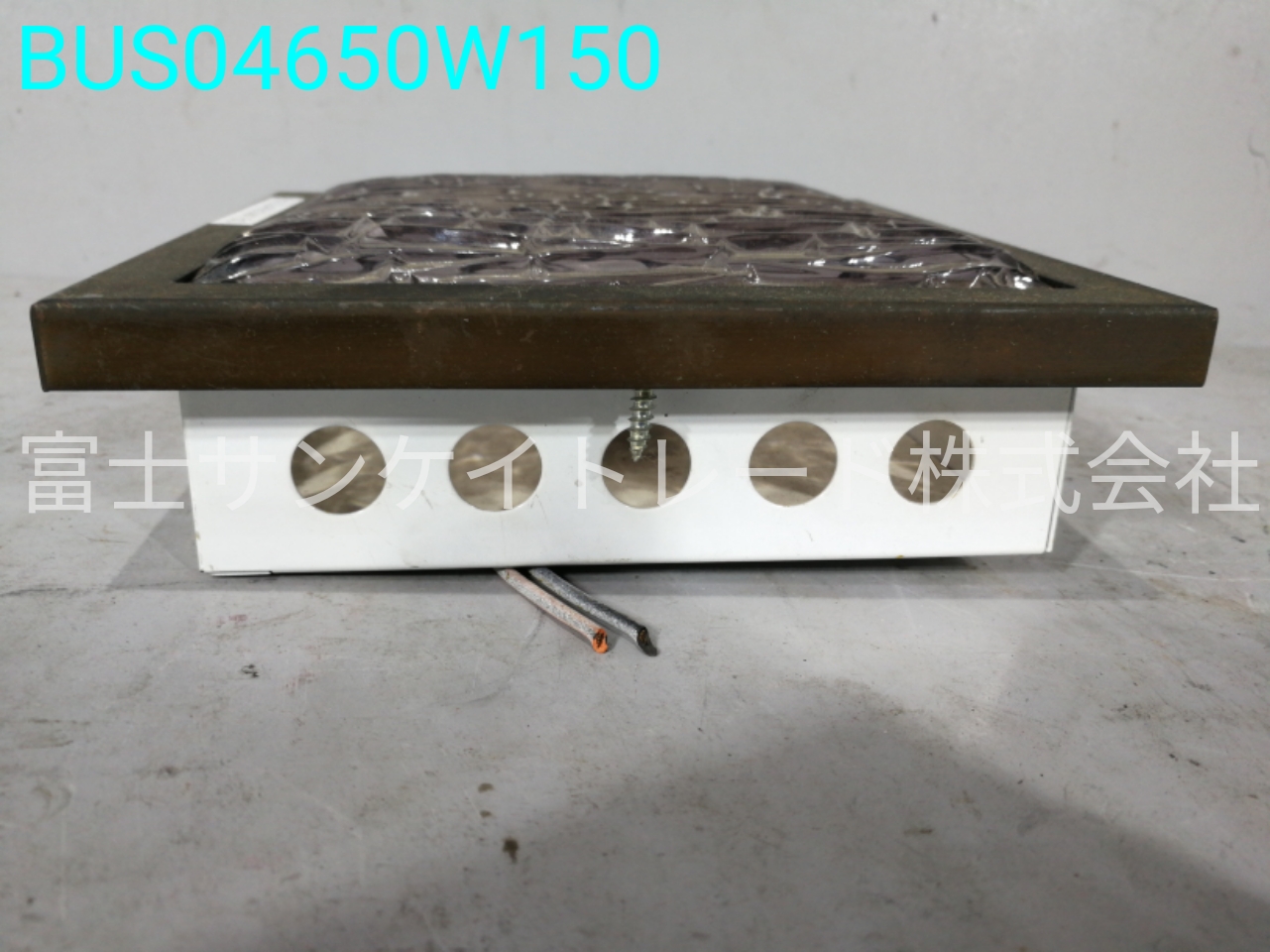 BUS04650W150