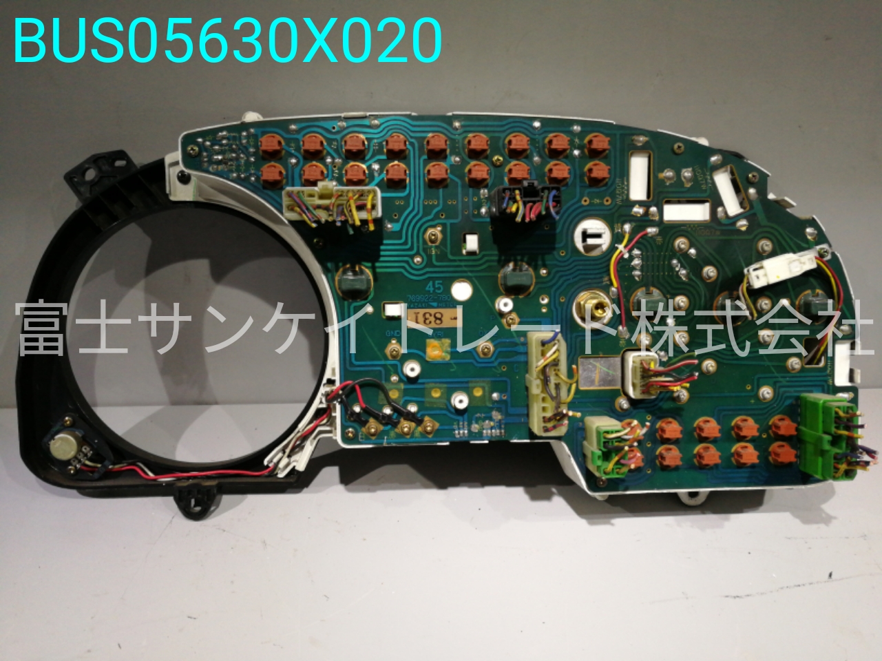 BUS05630X020