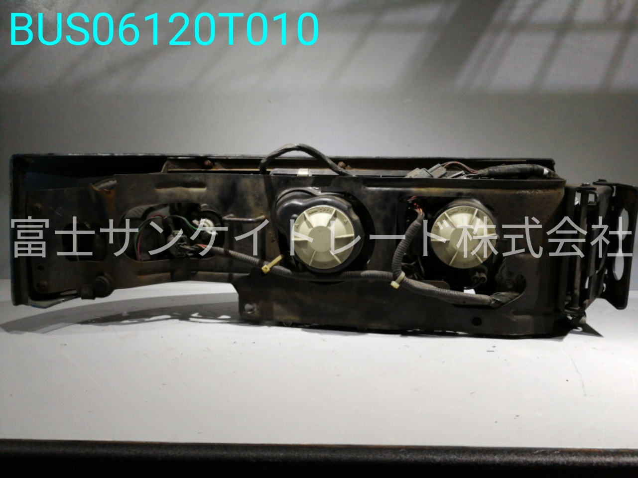 BUS06120T010