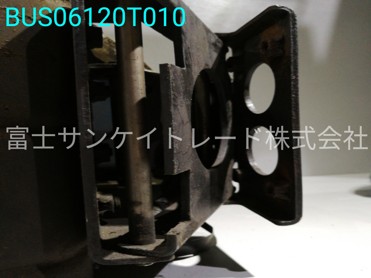BUS06120T010