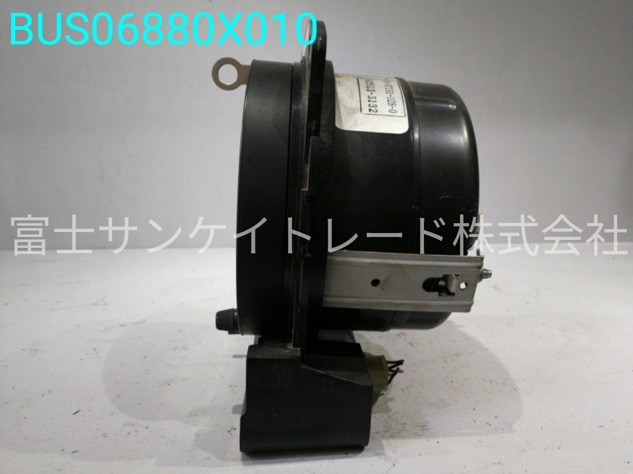 BUS06880X010