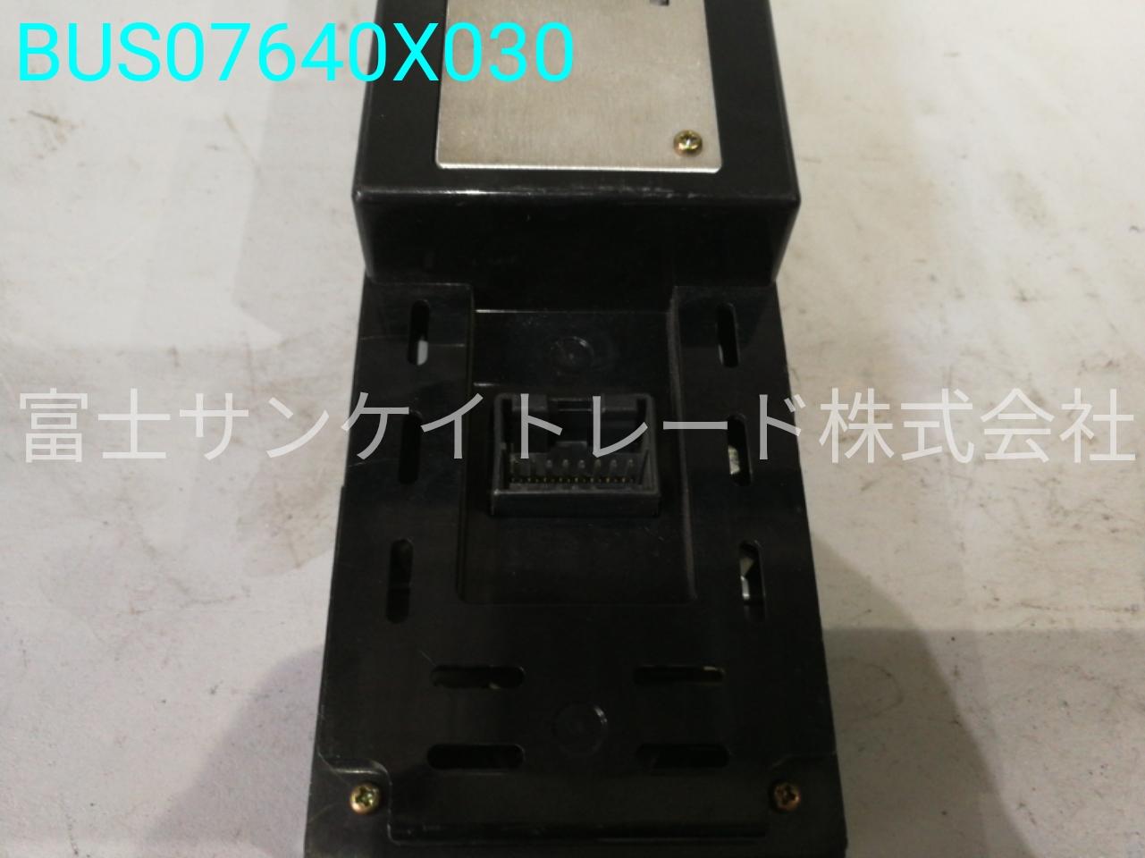 BUS07640X030