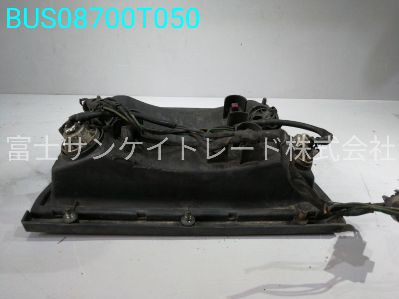 BUS08700T050