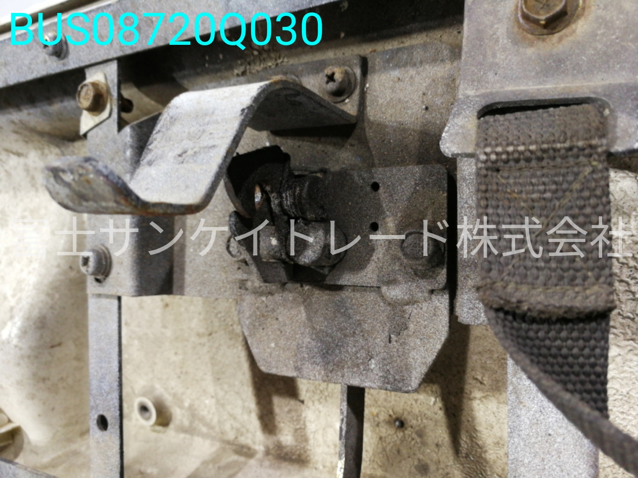 BUS08720Q030