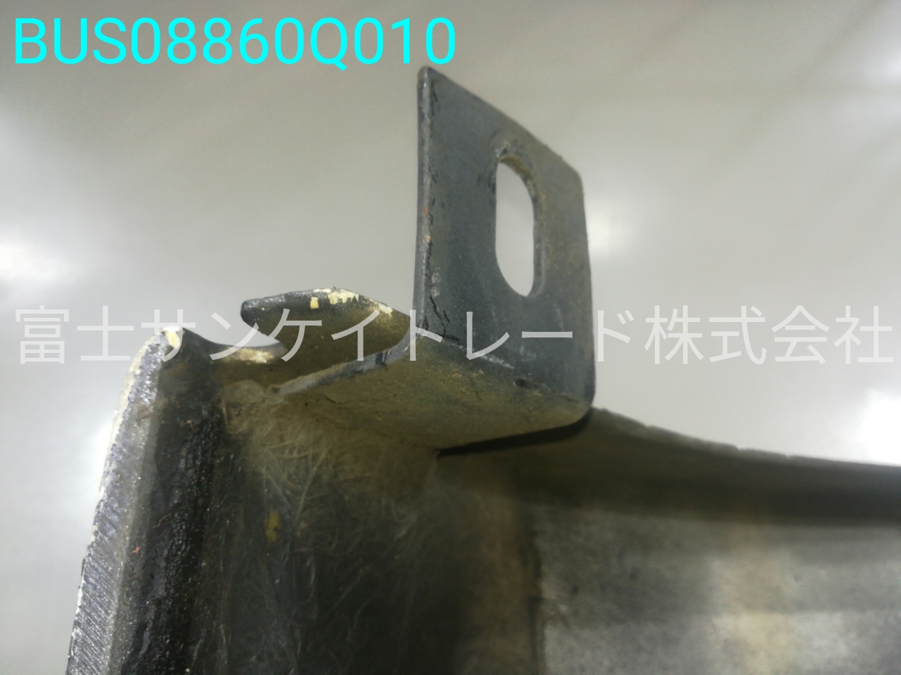 BUS08860Q010