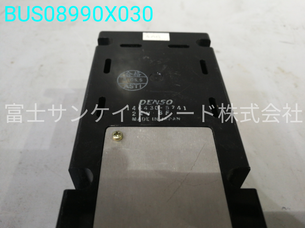 BUS08990X030
