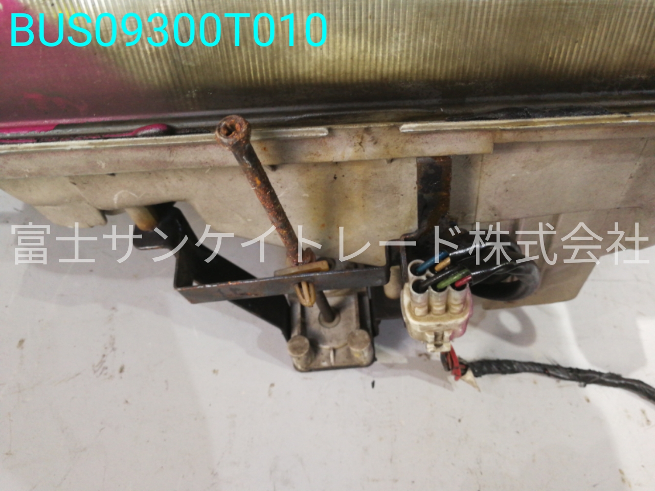 BUS09300T010
