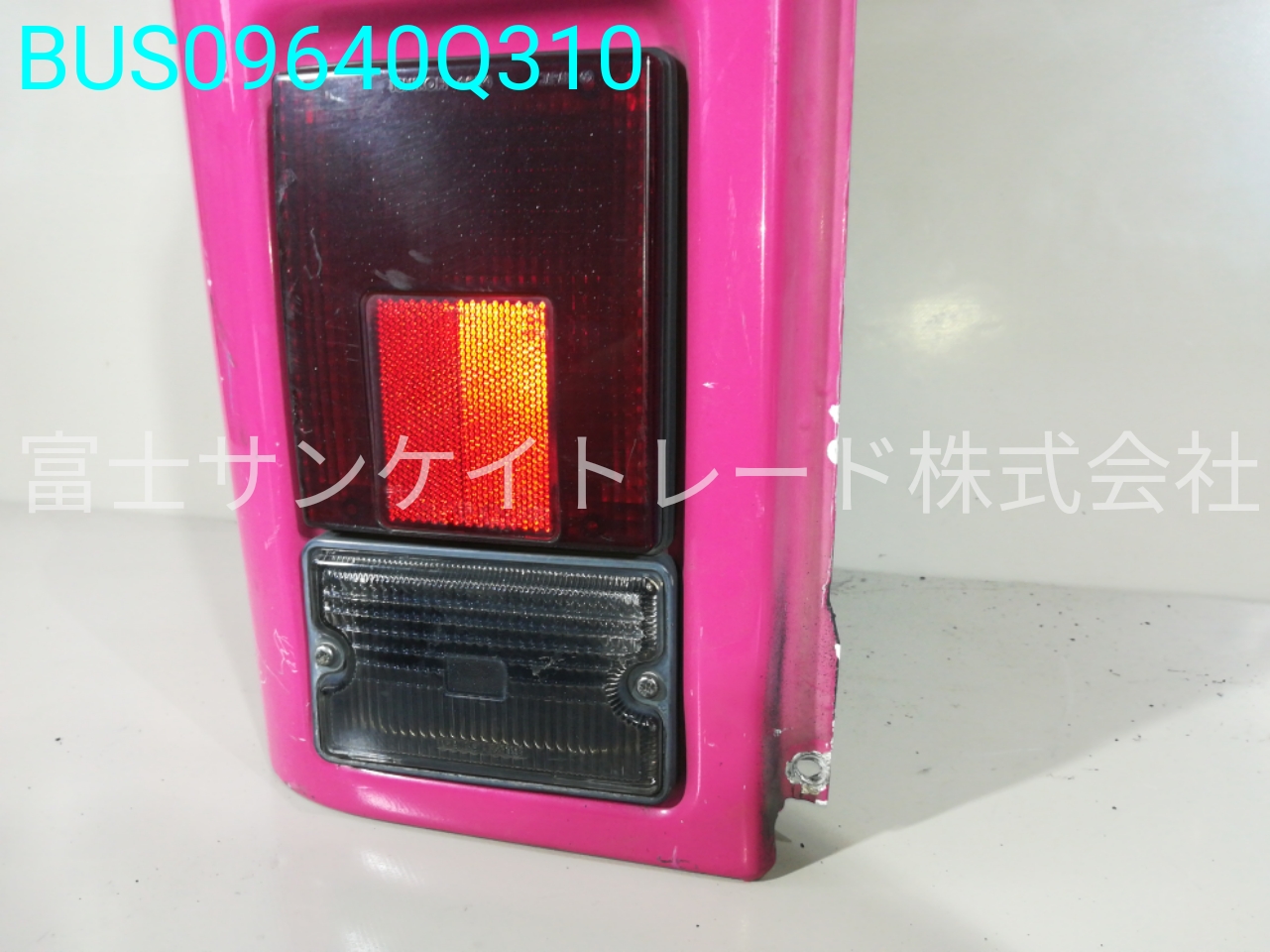 BUS09640Q310
