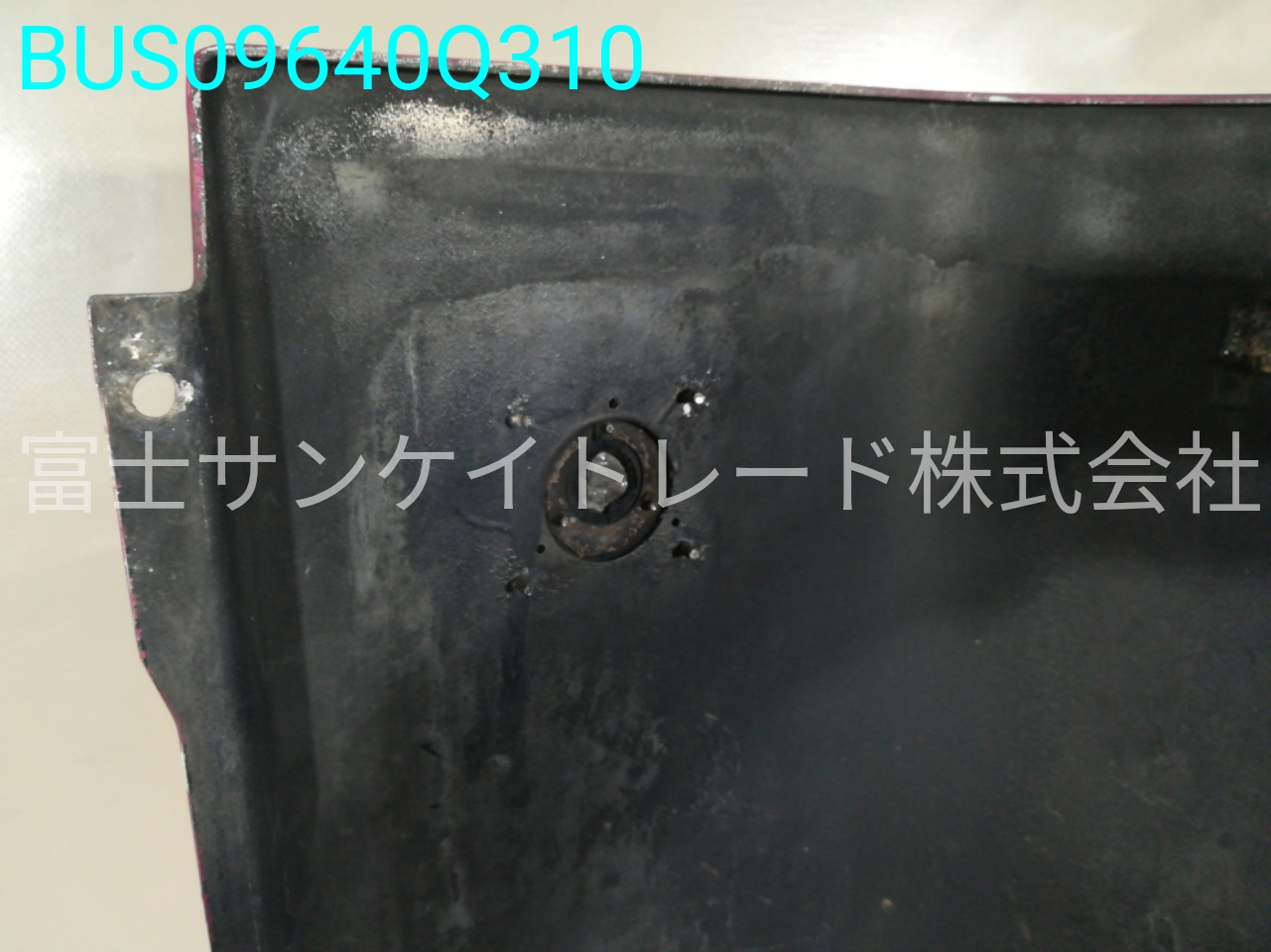 BUS09640Q310