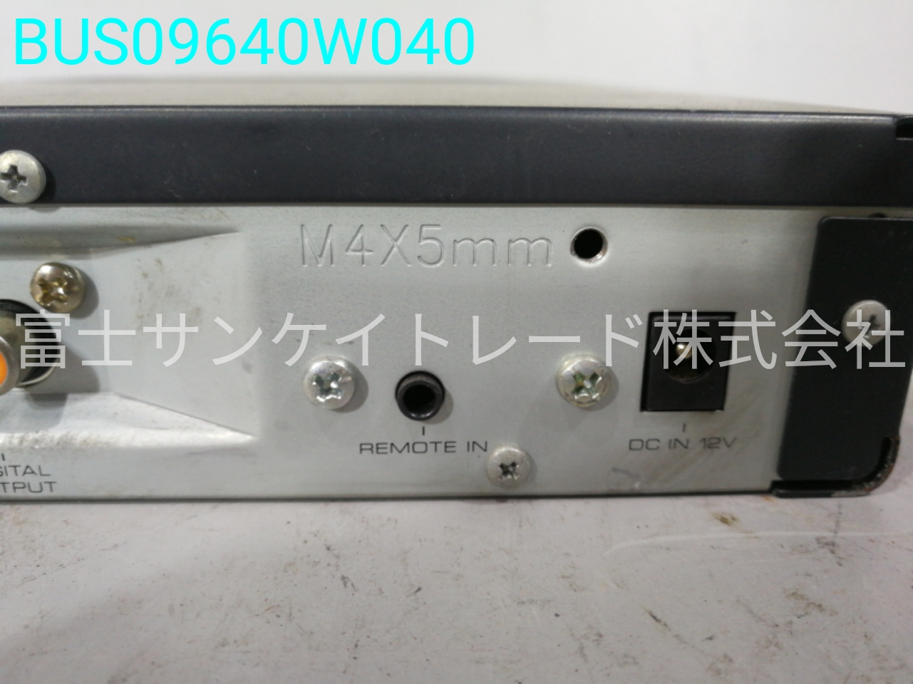 BUS09640W040