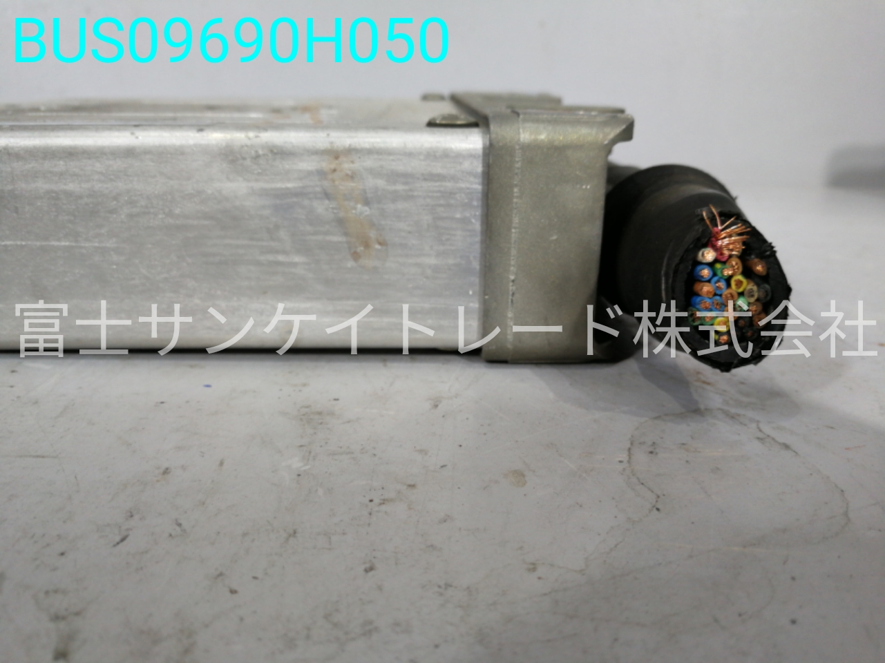 BUS09690H050
