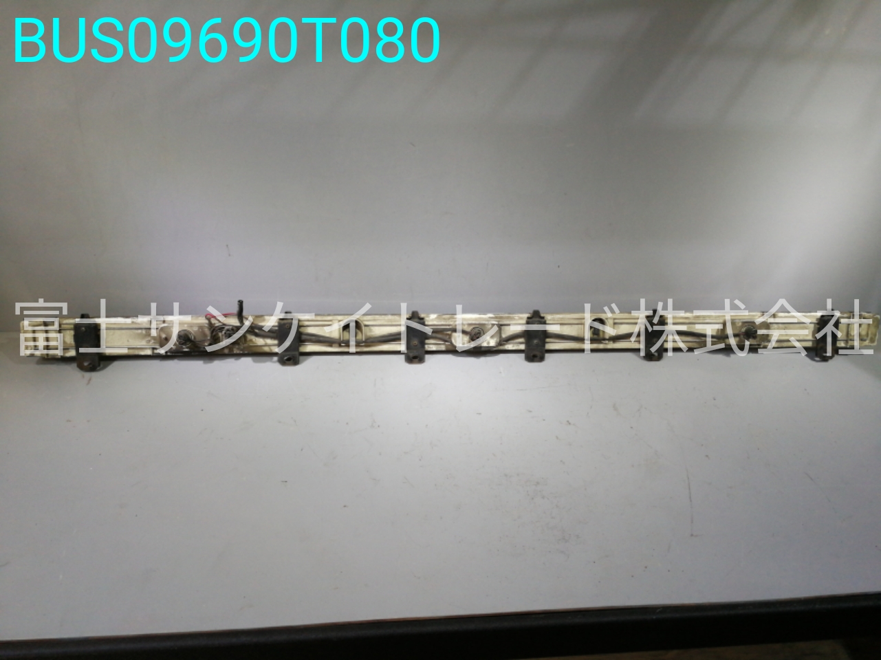 BUS09690T080