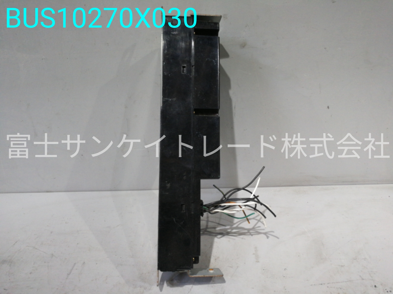 BUS10270X030