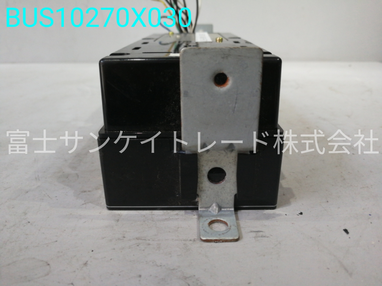 BUS10270X030