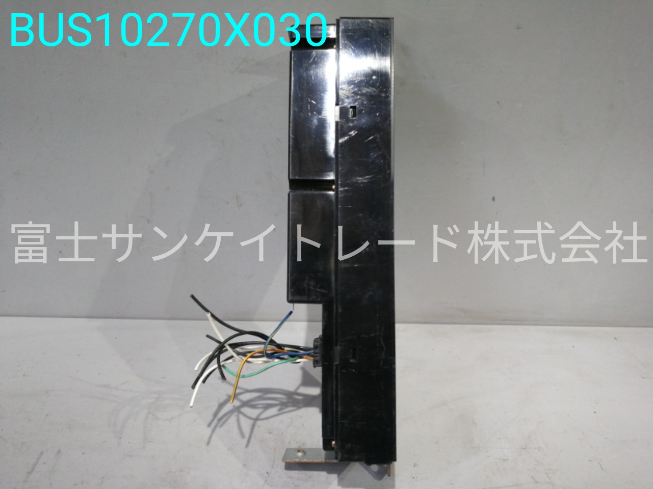 BUS10270X030