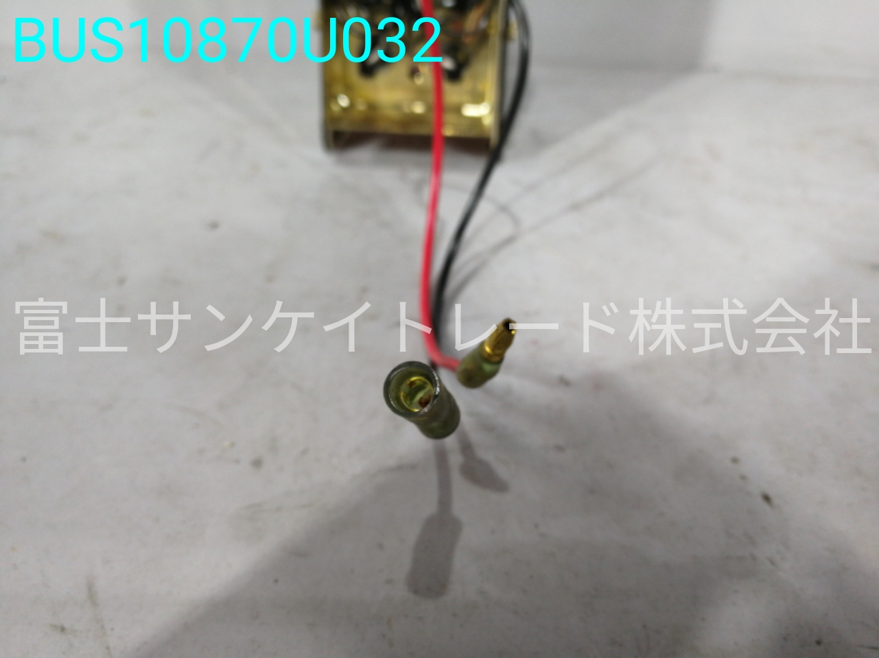 BUS10870U032
