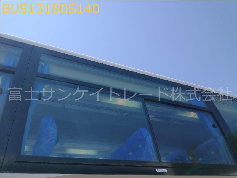 サイドガラス左４番目