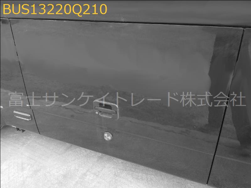 トランクパネル右後