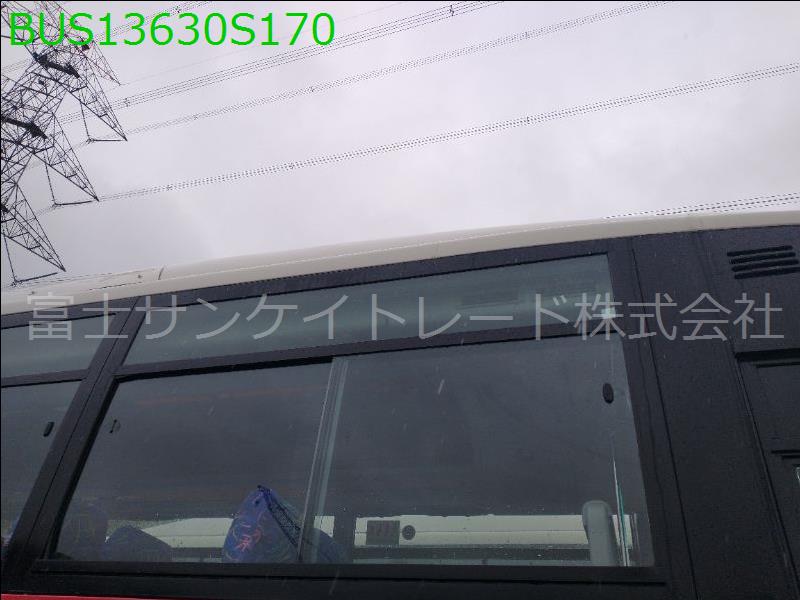 サイドガラス右１番目