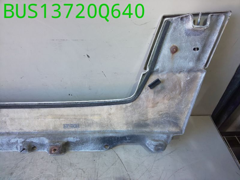 BUS13720Q640