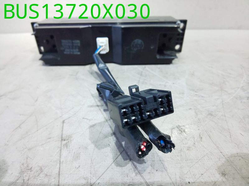 BUS13720X030